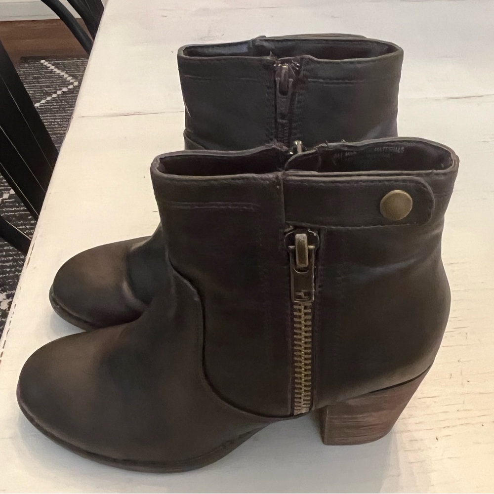 Crown Vintage Pilot Brown Booties
